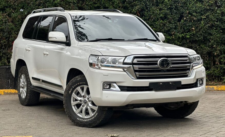 V8 - premium vehicle
